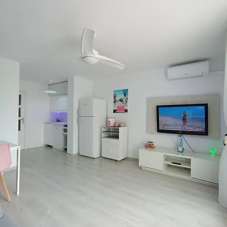 Enfrente La Playa Apartment *