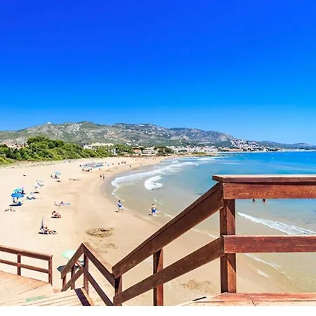 Enfrente La Playa Apartment *