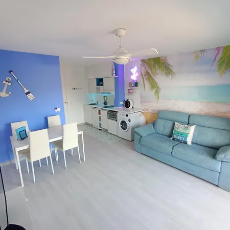 Enfrente La Playa Apartment *