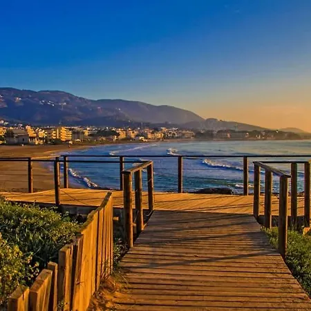 Enfrente La Playa Apartment *